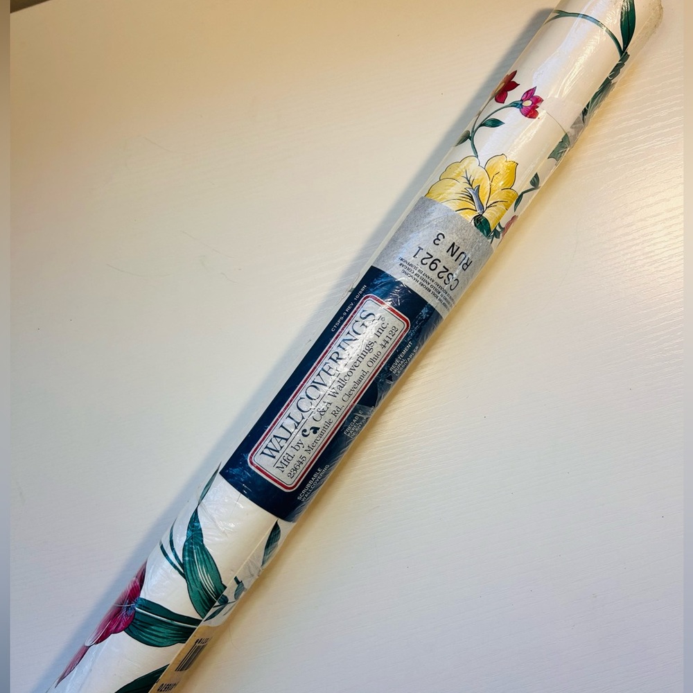 C&A Vintage Red Yellow Flower Floral Wallcoverings Wallpaper Roll Bolt Prepasted